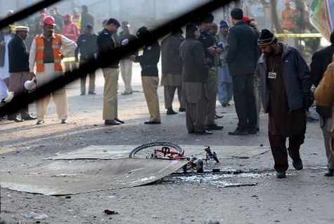Pakistan: 13 morts dans un attentat suicide sur un marché - ảnh 1